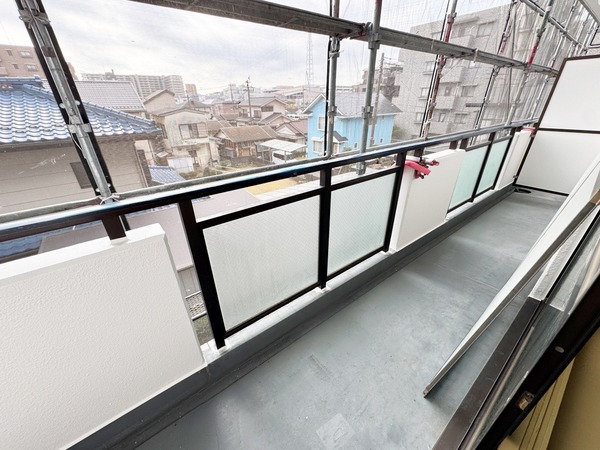 ハイム下鶴間202号室 バルコニー