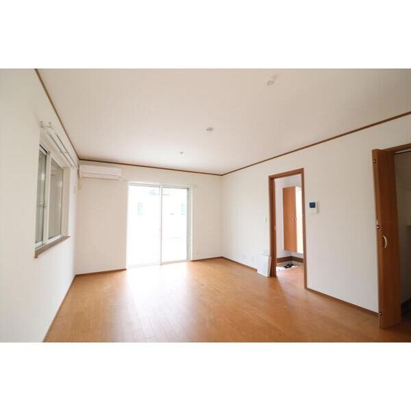 町田市矢部町戸建 リビング