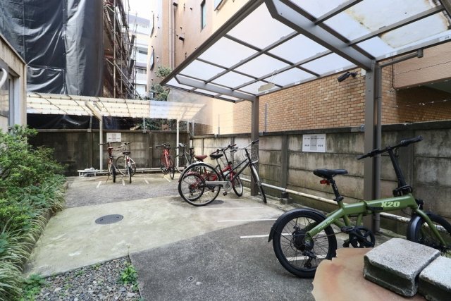 ソフトタウン赤坂2階 駐輪場
