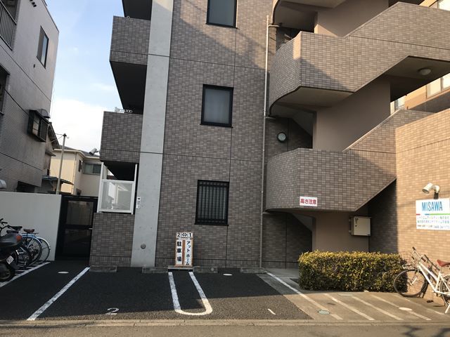 サンハイツ湘南台203号室 駐車場