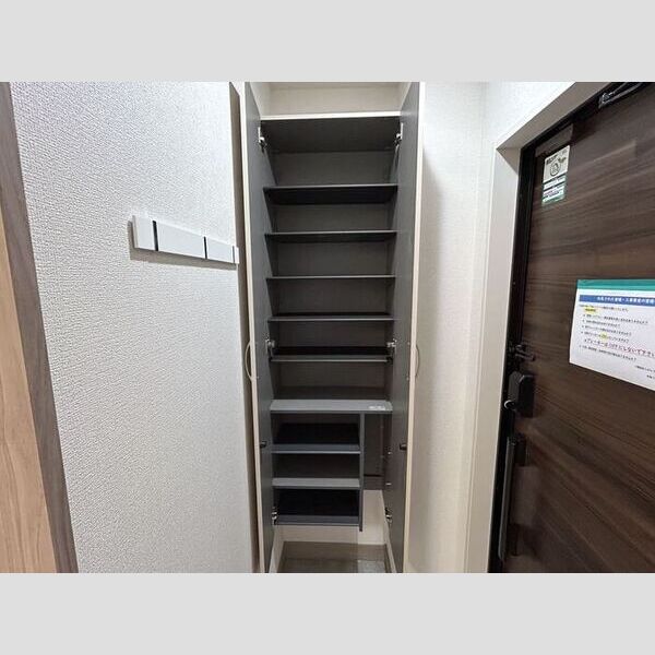 D-ROOM寺町 玄関