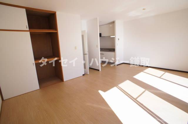 オーシャンビュー参番館0503号室 ２ＬＤＫに間取り変更したリビングです