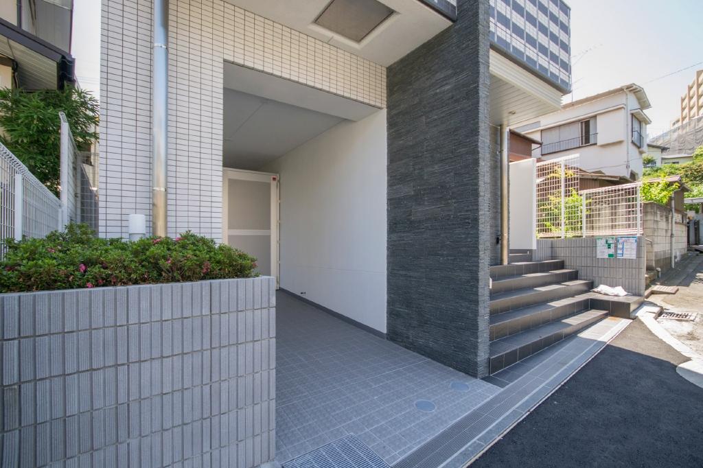 プレミアムキューブ横浜反町502号室 エントランス