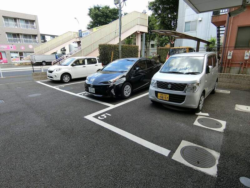 リブリ・GLANZ3階 駐車場