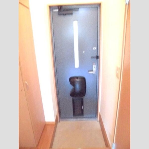 リバーフィールド102号室 玄関