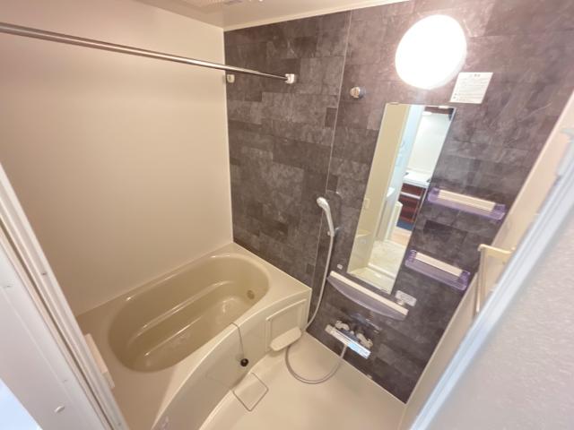 サン　コンフォート205号室 バス