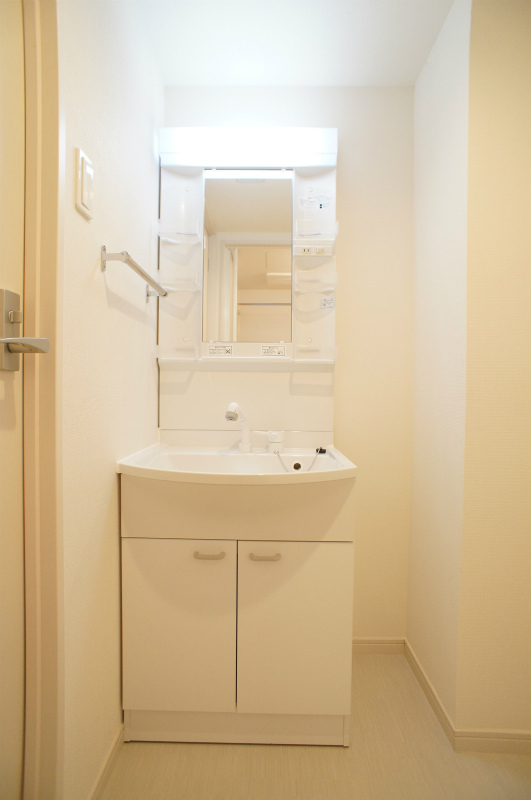 リブリ・シャトレーヌYOSHINO1階 洗面