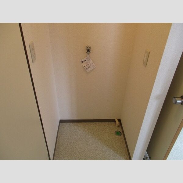 コーポフロンティアⅠC号室 洗濯機置き場