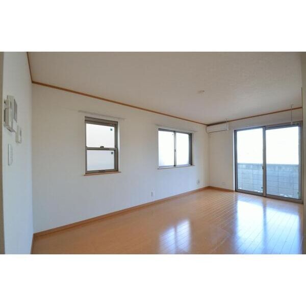 ソレイユ・駒場 リビング