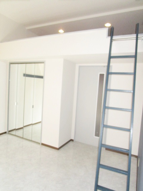 デルニエワコーI1階 リビング