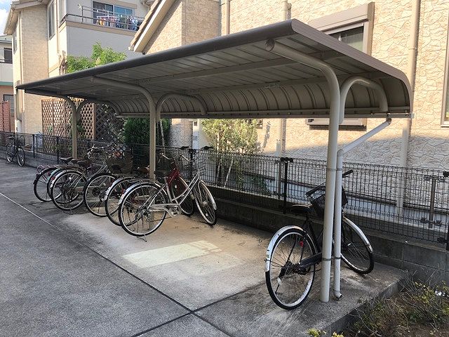 レオパレスサンモールガーデン202号室 駐輪場