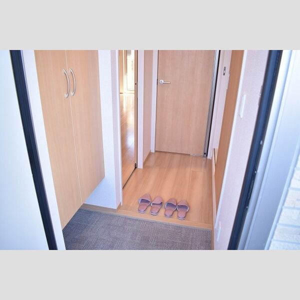 プリムヴェール　弐十壱番館 玄関