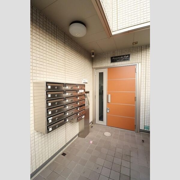 メゾン・ド・オーク306号室 オートロックエントランス