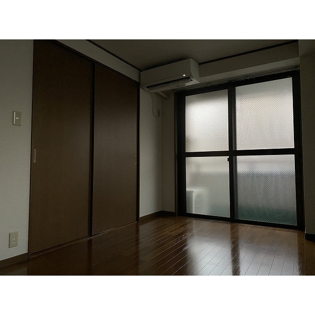 ジュンヴェール山本0201号室 リビング