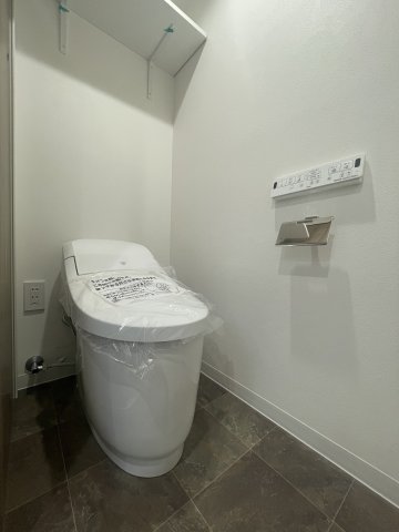 ルオーレ上北沢駅前0301号室 トイレ