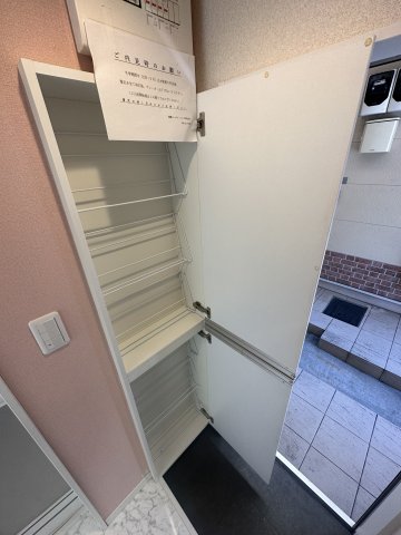 ユナイト能見台ハリマオ102号室 収納