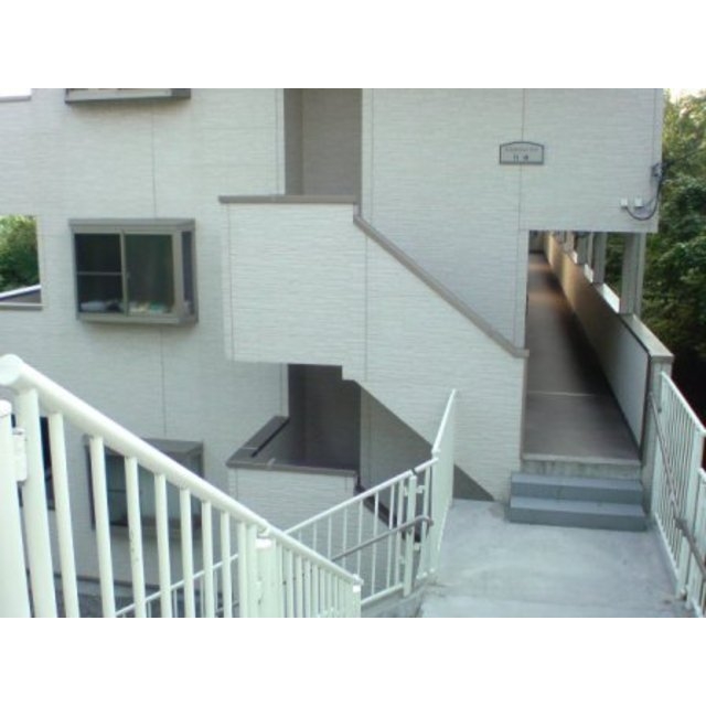 アンプルールフェール白亜 外観