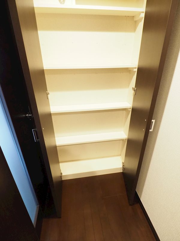 パークフラッツ市谷台町坂2階 収納