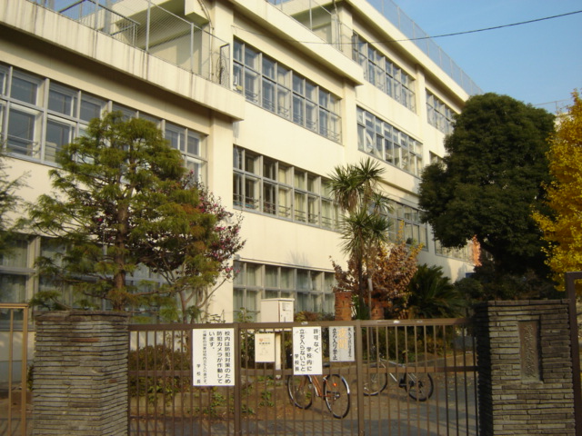 パークサイドほそや 第６小学校まで160ｍ