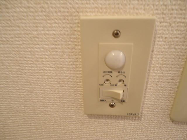 メゾンコリーヌ 人感センサー