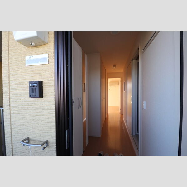 コリーヌオッツ302号室 廊下