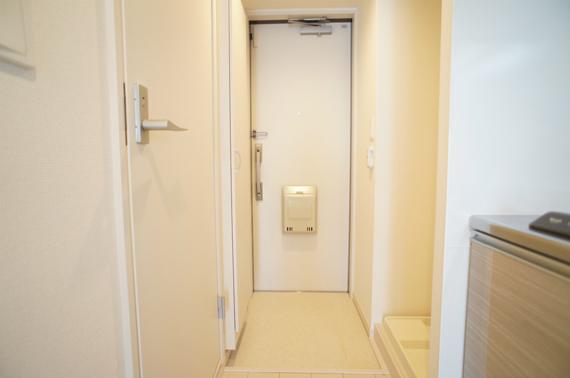 リブリ・Blanc 玄関