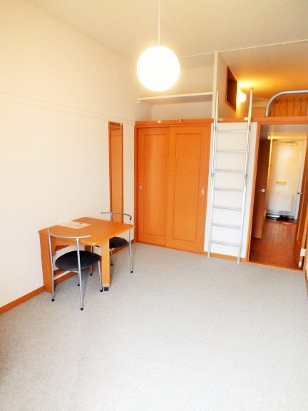 レオパレス曽谷２丁目 寝室