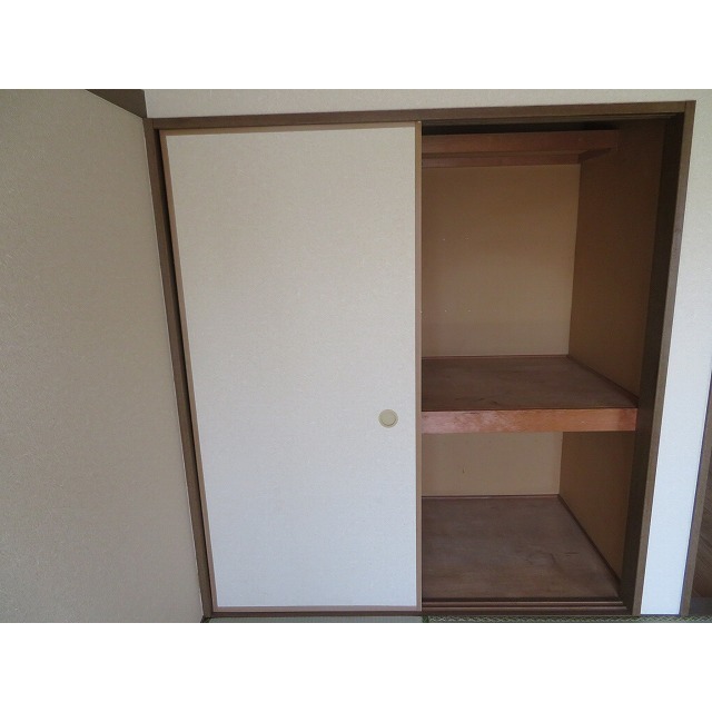 ベルゾーネ小林 収納