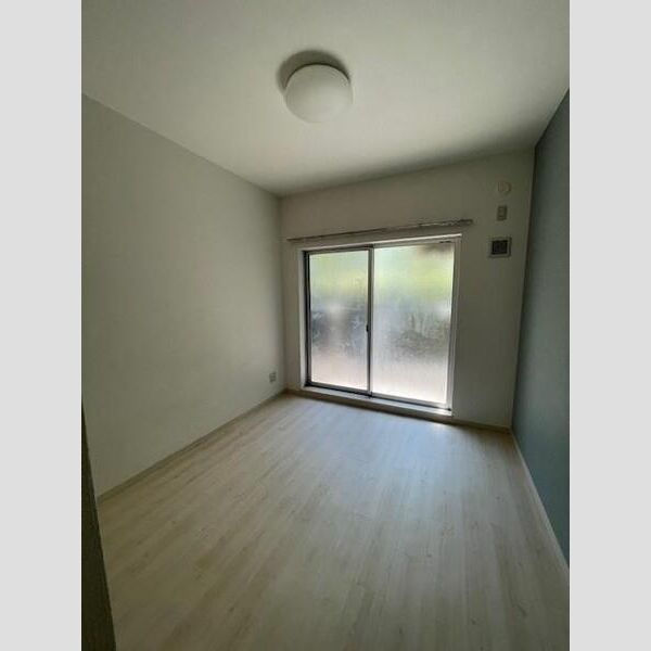 カムフォート登戸Ⅲ102号室 玄関