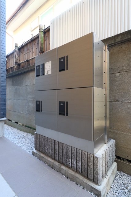 メゾン・ド・クレール1階 宅配BOX