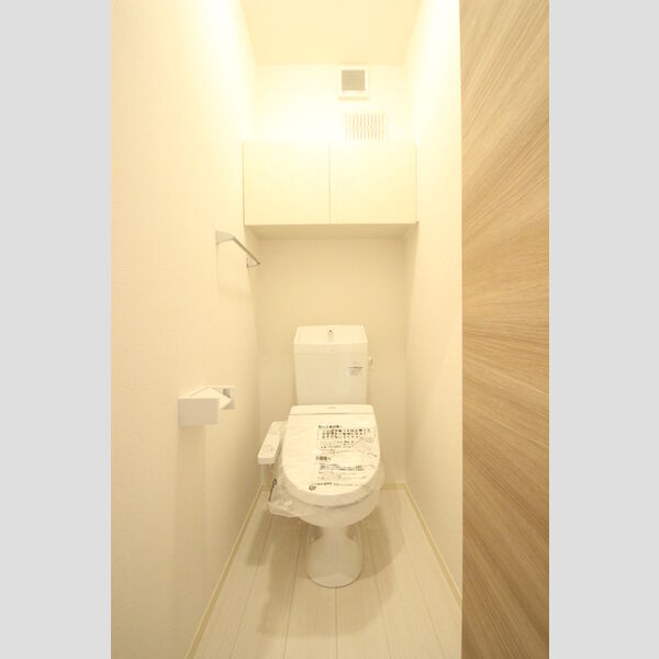 ・　コンティニュエ103号室 コンティニュエ　103号室　トイレ