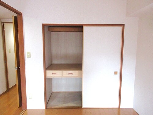 シエルグランデふなばし海神 リビングダイニング　押入