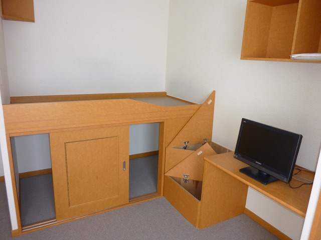 レオパレスグレイス202号室 寝室