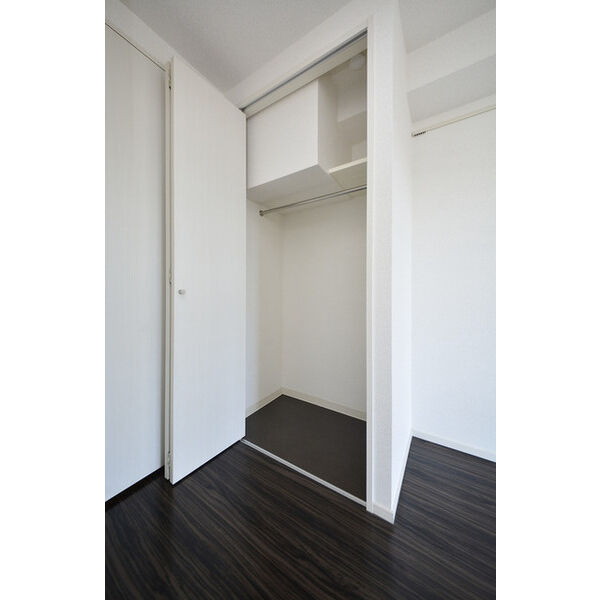 リヴシティ横浜東ベイサイド504号室 収納