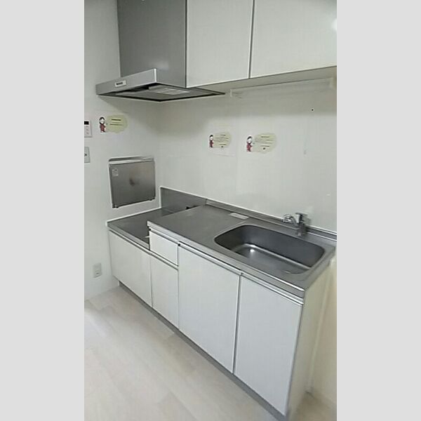 ファミールコート103号室 システムキッチン