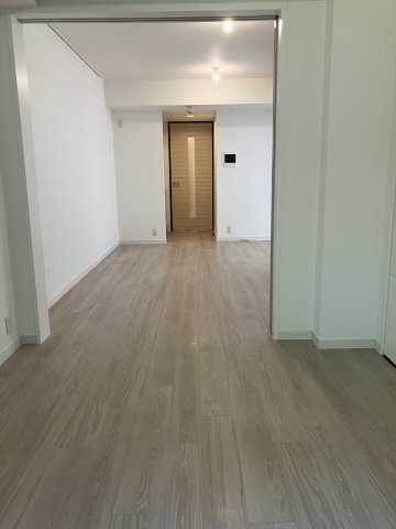 プライムアーバン新宿内藤町103号室 リビング