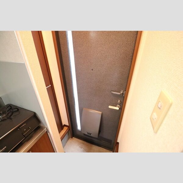 レオン　A103号室 玄関