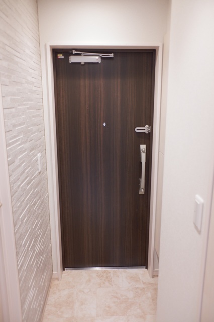 Ｌｅｓ　Ｍｅｒｖｅｉｌｌｅｕｓｅｓ202号室 玄関