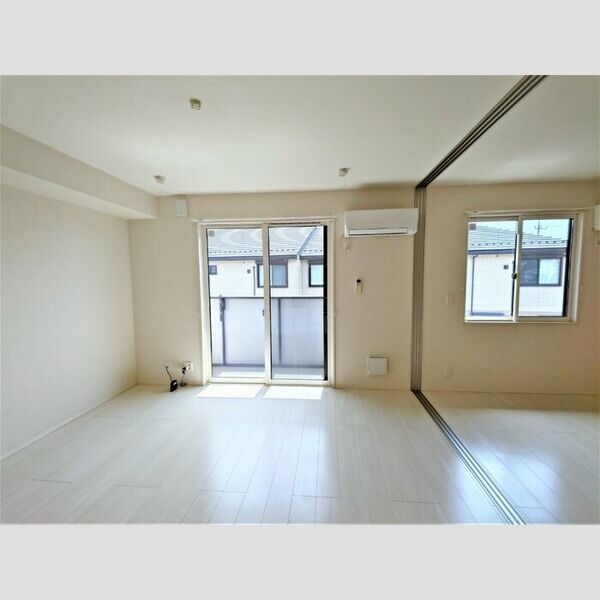 エトワール　Ⅱ203号室 LDK12帖(別角度)