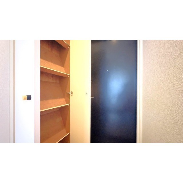 アーバンコート辻堂108号室 下駄箱