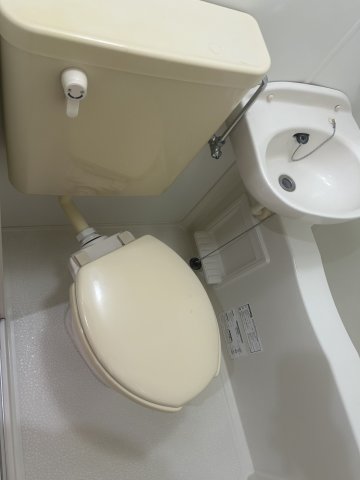 ジェンマーノ生麦101号室 トイレ