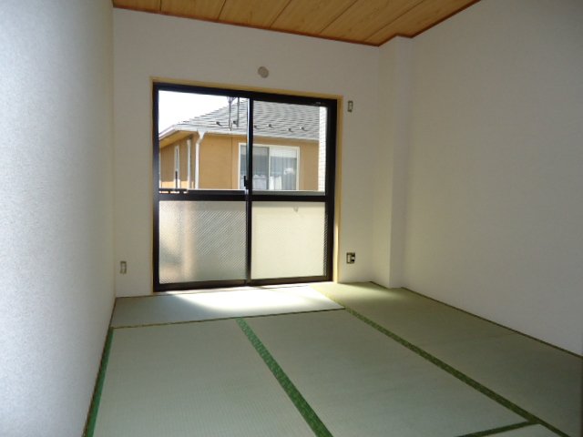 グリーンプレイス205号室 和室