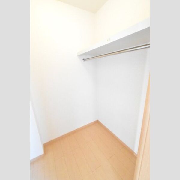 コンフォート　壱番館・弐番館Ⅱ-202号室 ウォークインクローゼット