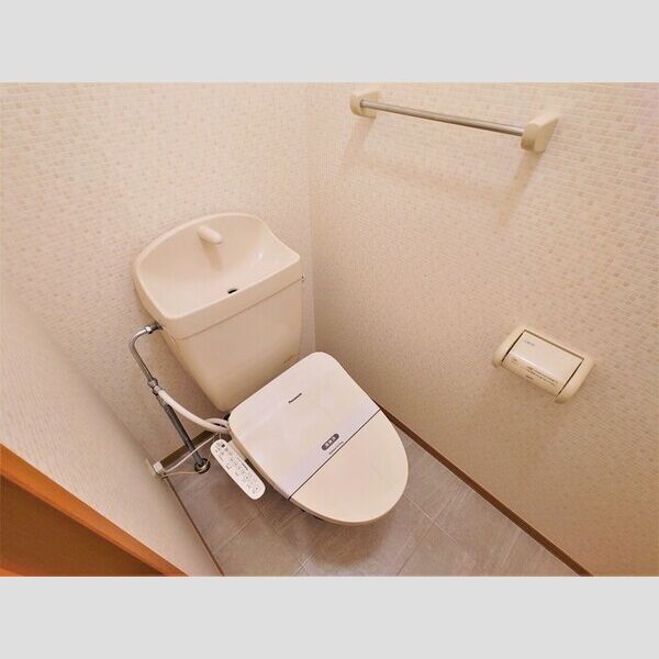 クレッセントガーデン 温水洗浄暖房便座