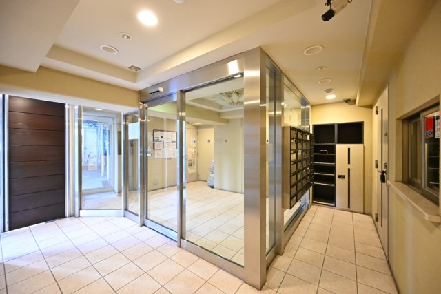 プレール代々木公園弐番館2階 ロビー