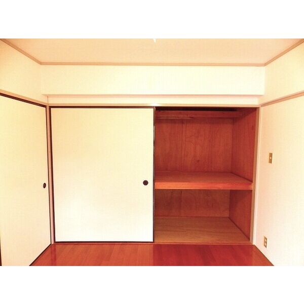 藤ビル403号室 収納