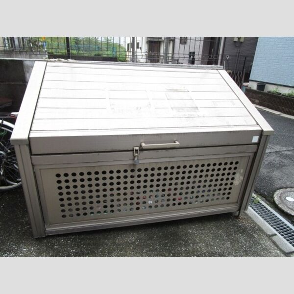 プリマベーラ102号室 入居者専用ゴミストッカー