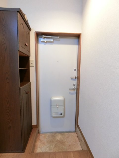 ドミール鷹ノ台0102号室 玄関