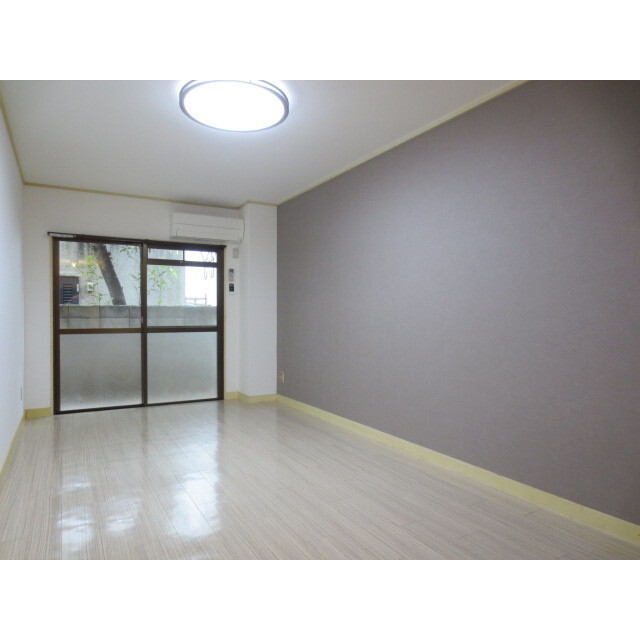 TKハイツ リビング