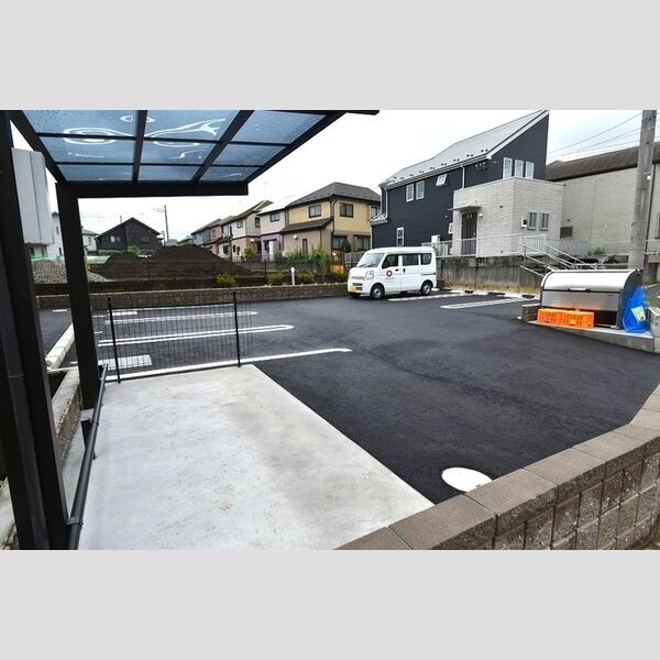 メルヴェーユ102号室 駐車場